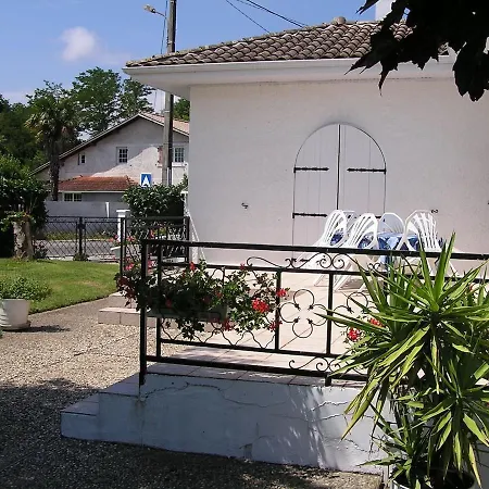 La Hume Family & Harbor House Gujan-Mestras